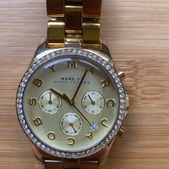 Marc Jacob’s watch with diamond detail - Picture 2 of 2